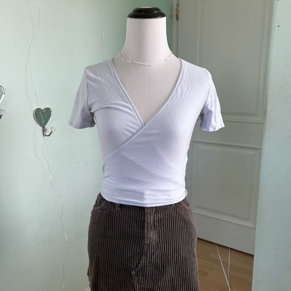 Hollister Soft Light Blue Wrap Front Tie-Up T-Shirt - Picture 6 of 7